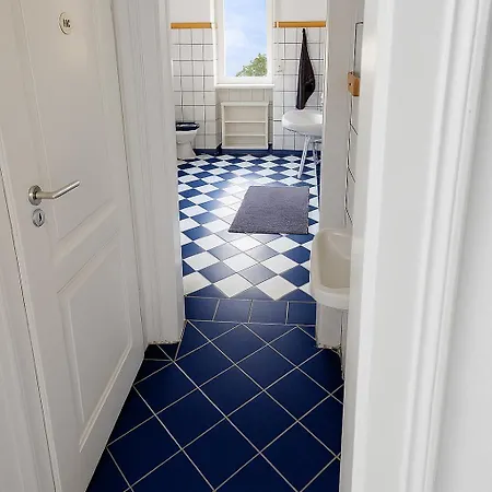 Ruhig In Zentraler Lage Mit Villen-flair