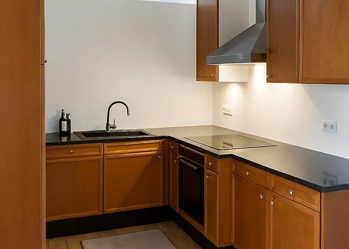 Ruhig In Zentraler Lage Mit Villen-flair